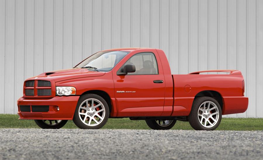  Dodge Ram SRT10 2004 года  (фото 18 из 40)